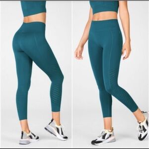 NWT Fabletics Leggings S